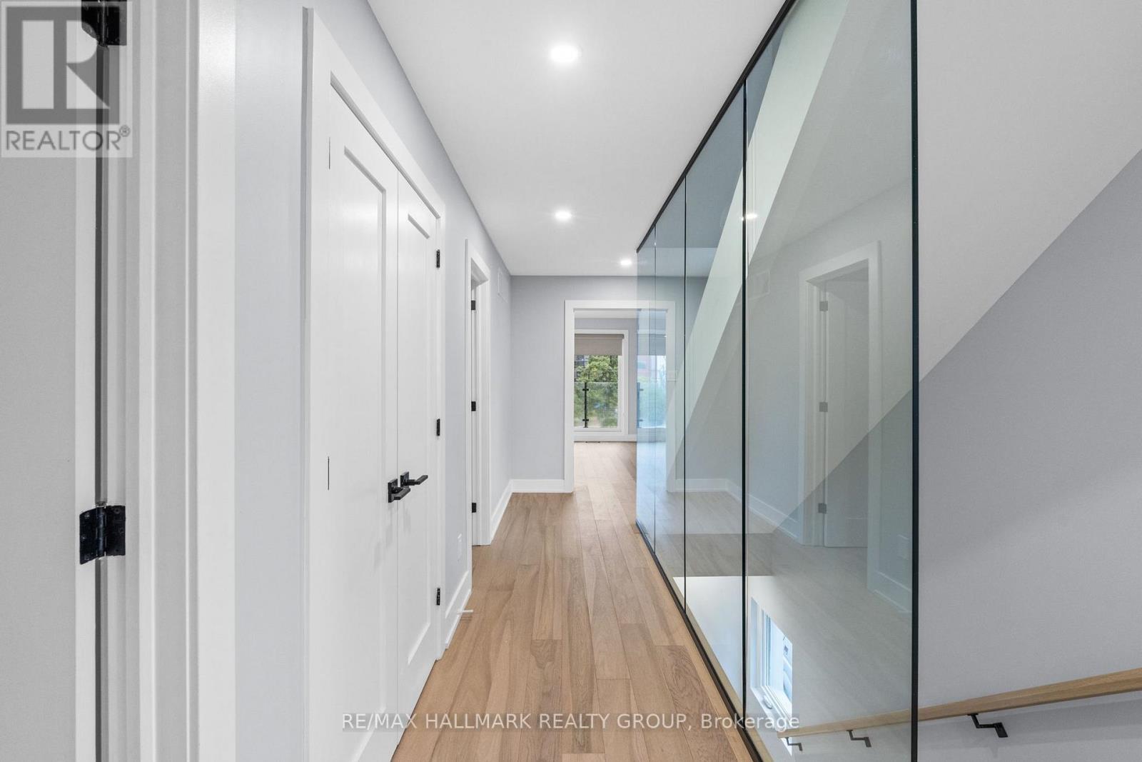 A - 886 Byron Avenue, Ottawa, Ontario  K2A 0A1 - Photo 20 - X12906792