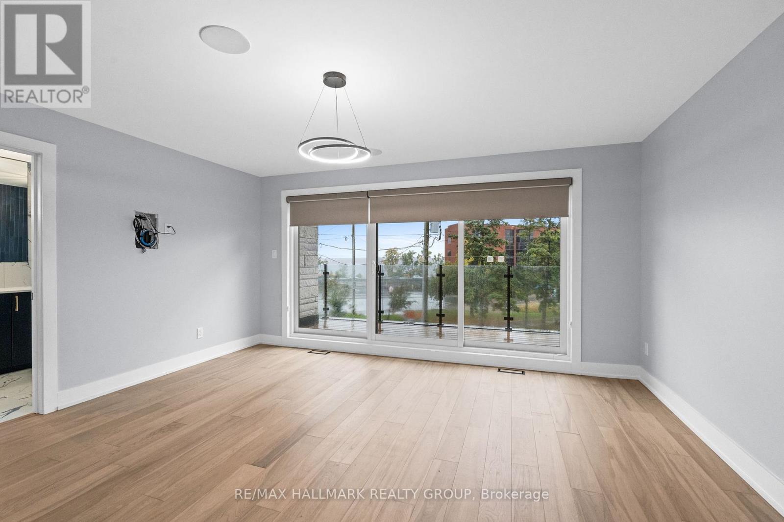 A - 886 Byron Avenue, Ottawa, Ontario  K2A 0A1 - Photo 21 - X12906792