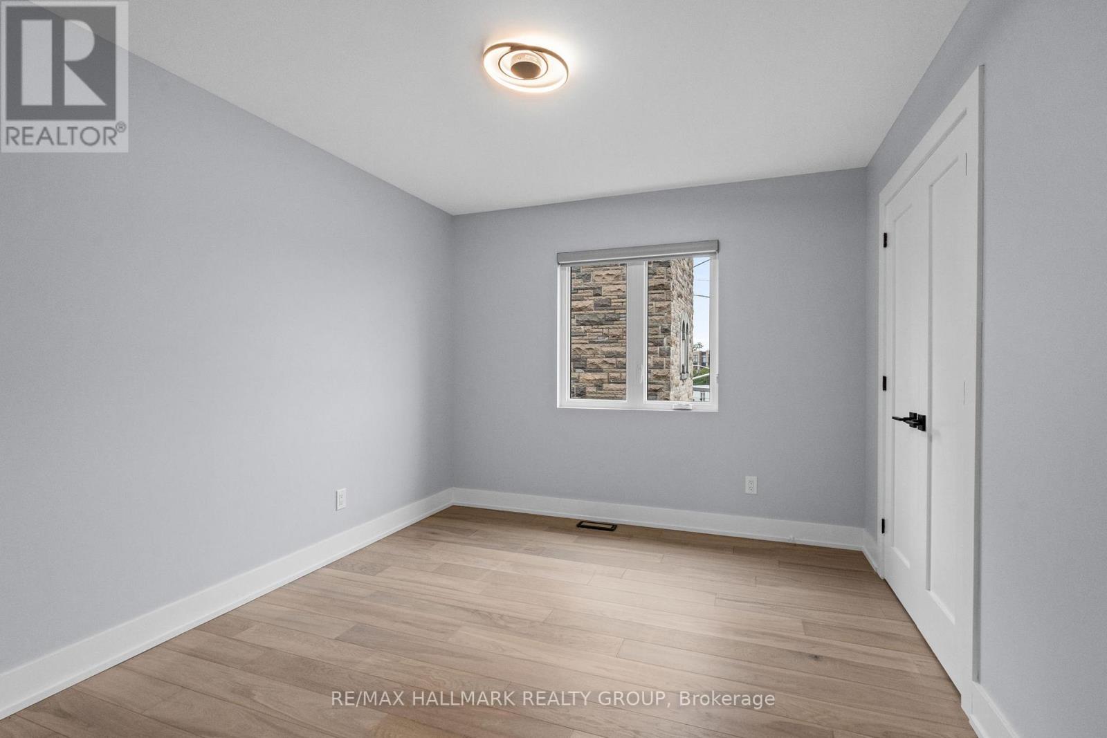 A - 886 Byron Avenue, Ottawa, Ontario  K2A 0A1 - Photo 28 - X12906792