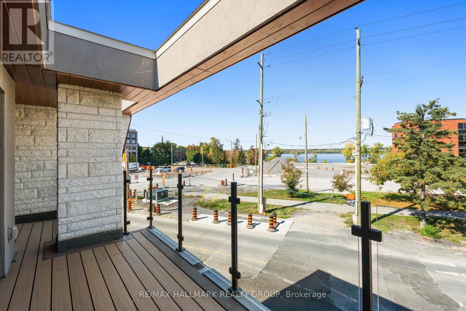 A - 886 Byron Avenue, Ottawa, Ontario  K2A 0A1 - Photo 36 - X12906792