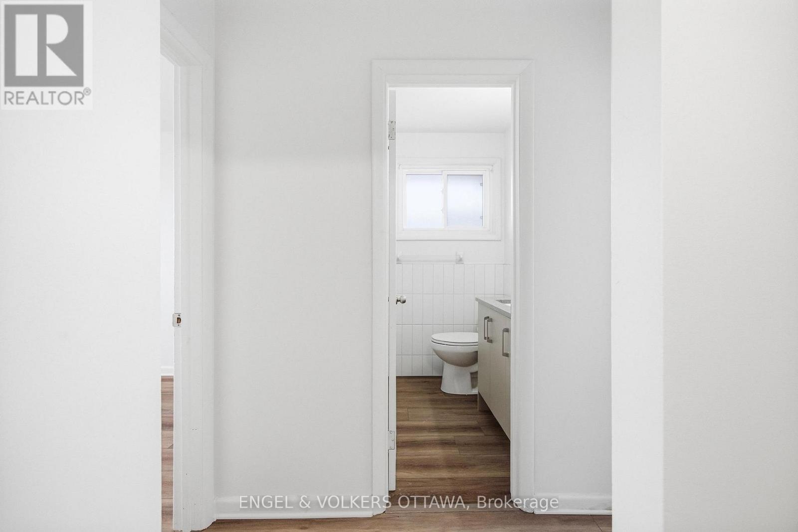 1 - 896 Pinewood Crescent, Ottawa, Ontario  K2B 5Y4 - Photo 10 - X12906796