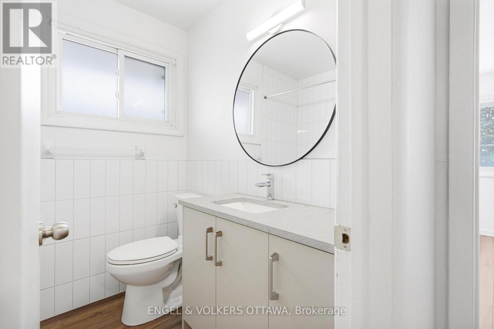 1 - 896 Pinewood Crescent, Ottawa, Ontario  K2B 5Y4 - Photo 11 - X12906796