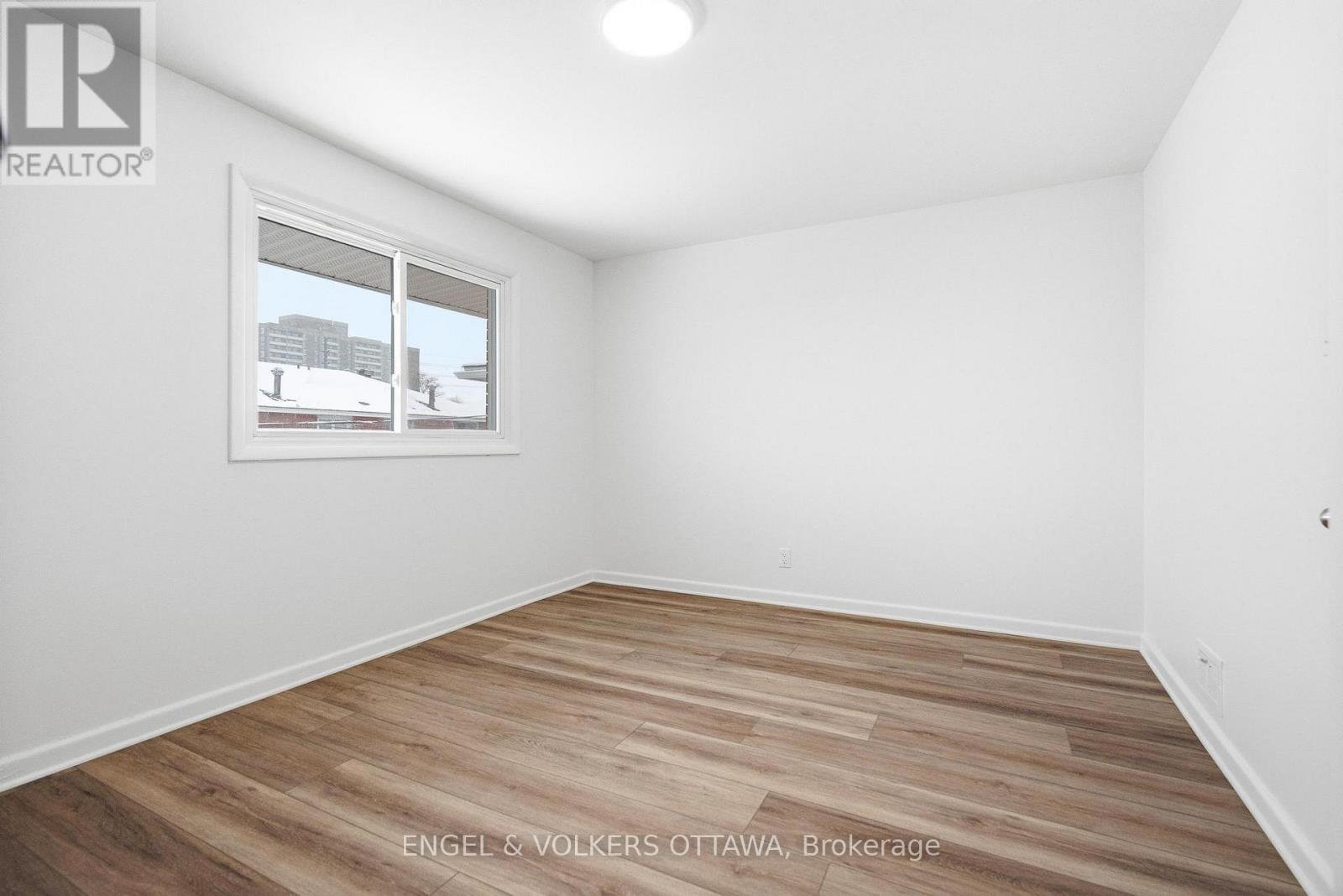 1 - 896 Pinewood Crescent, Ottawa, Ontario  K2B 5Y4 - Photo 14 - X12906796