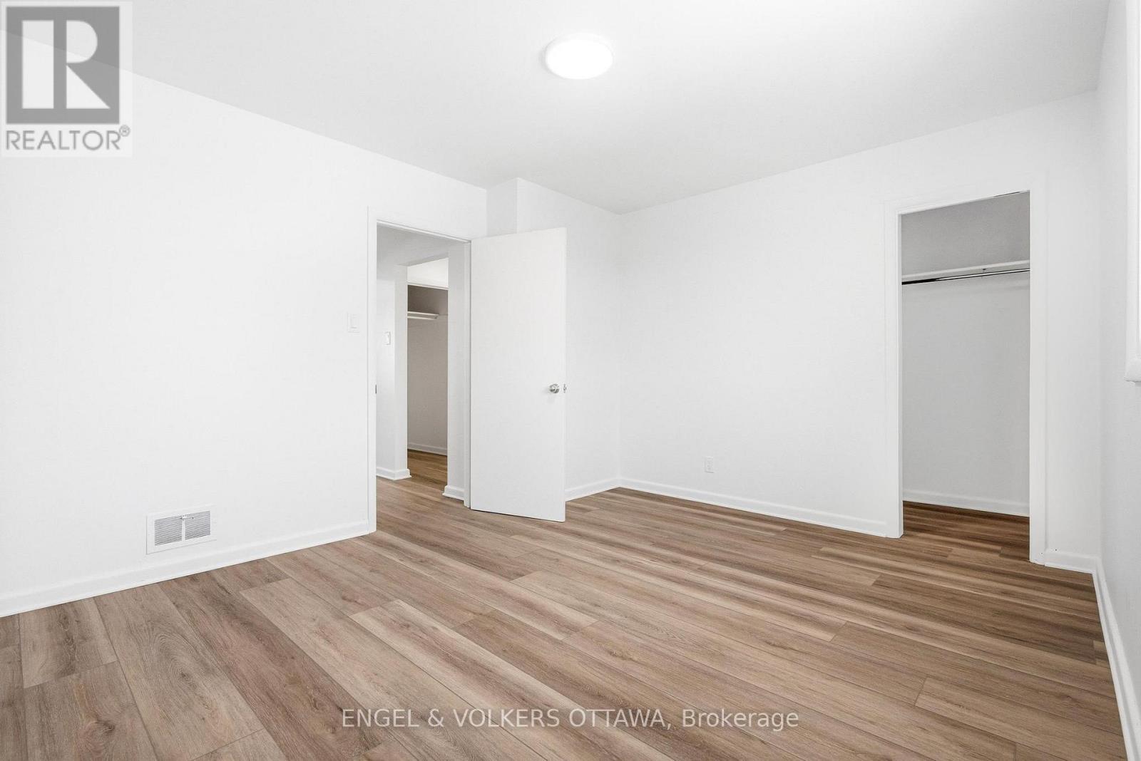 1 - 896 Pinewood Crescent, Ottawa, Ontario  K2B 5Y4 - Photo 15 - X12906796