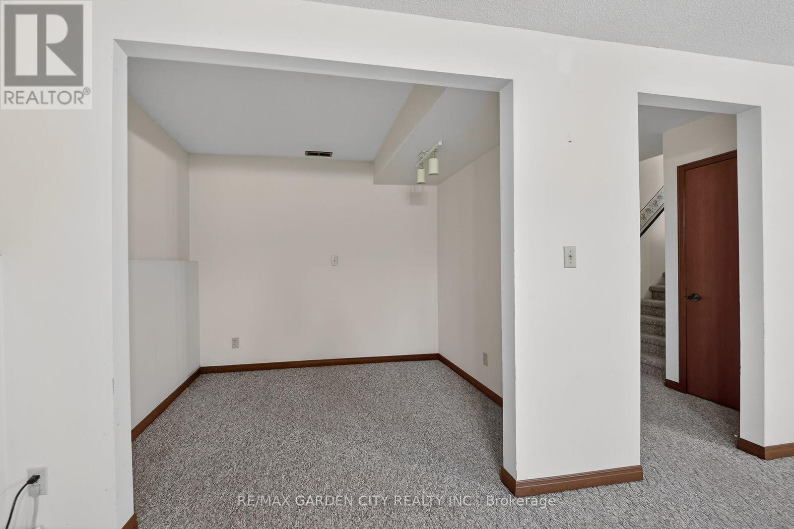 624 Cayuga Street W, Haldimand, Ontario  N1A 3E2 - Photo 26 - X12906772