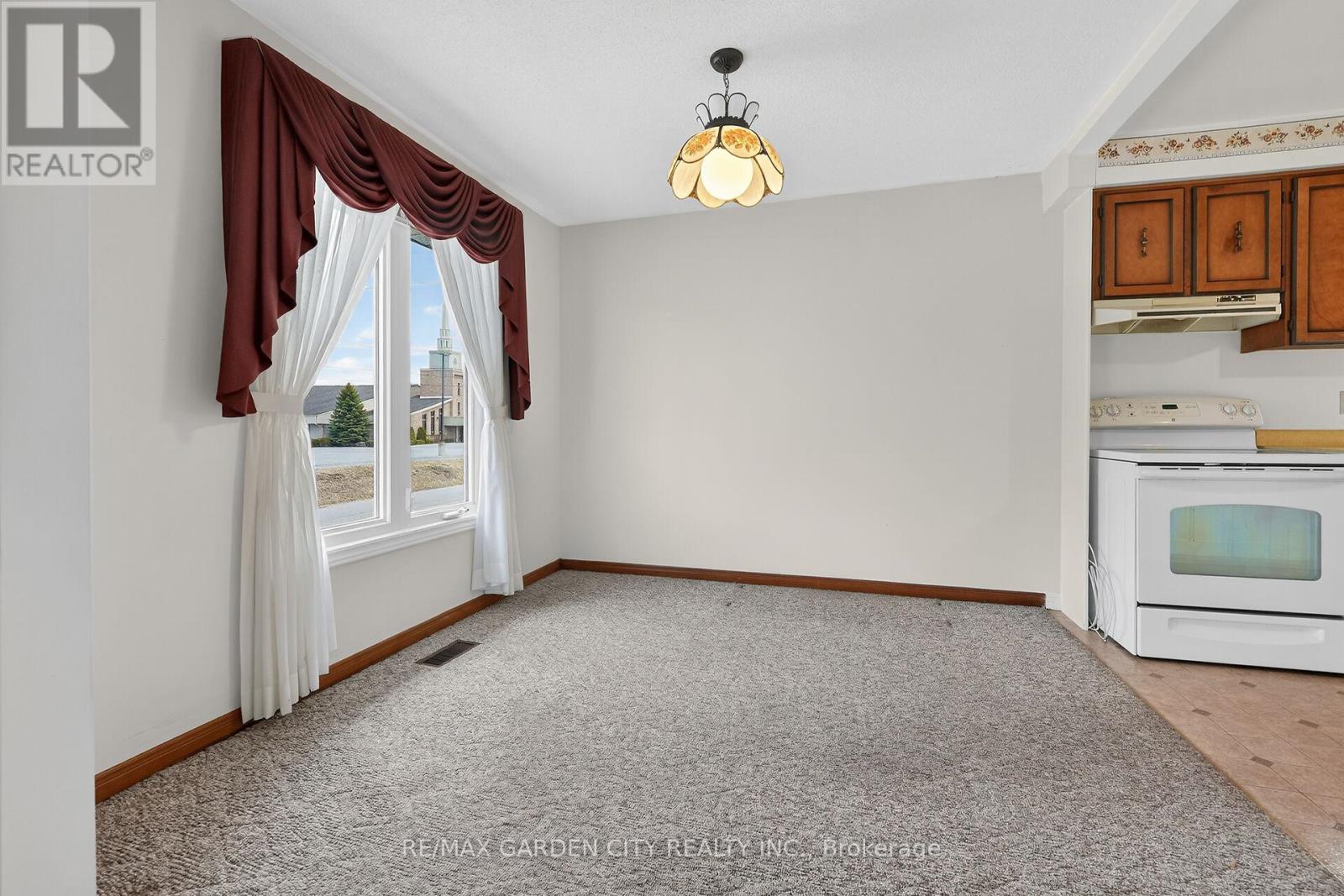 624 Cayuga Street W, Haldimand, Ontario  N1A 3E2 - Photo 9 - X12906772