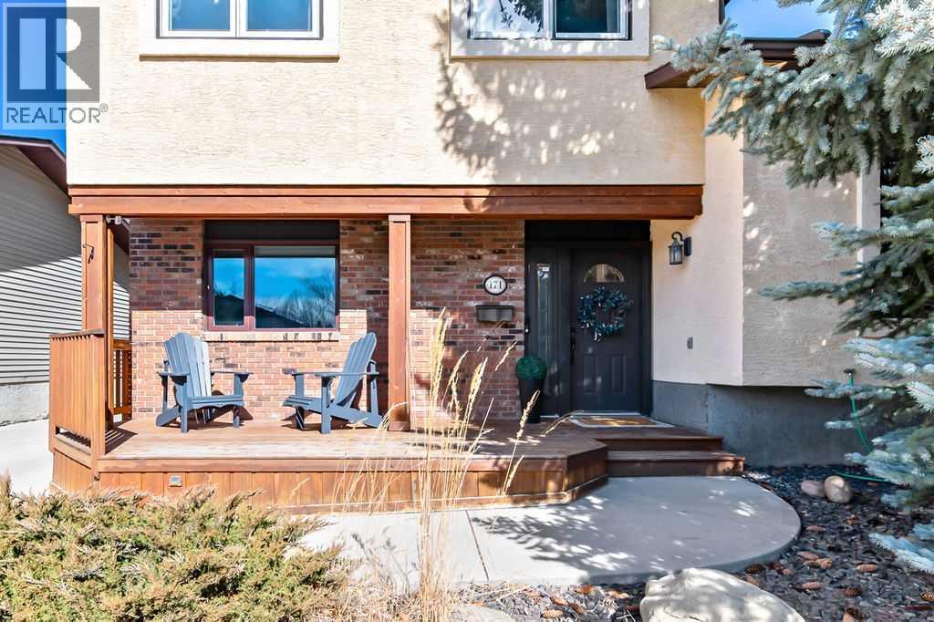 171 Woodridge Place SW, Calgary, Alberta  T2W 3R4 - Photo 2 - A2295163