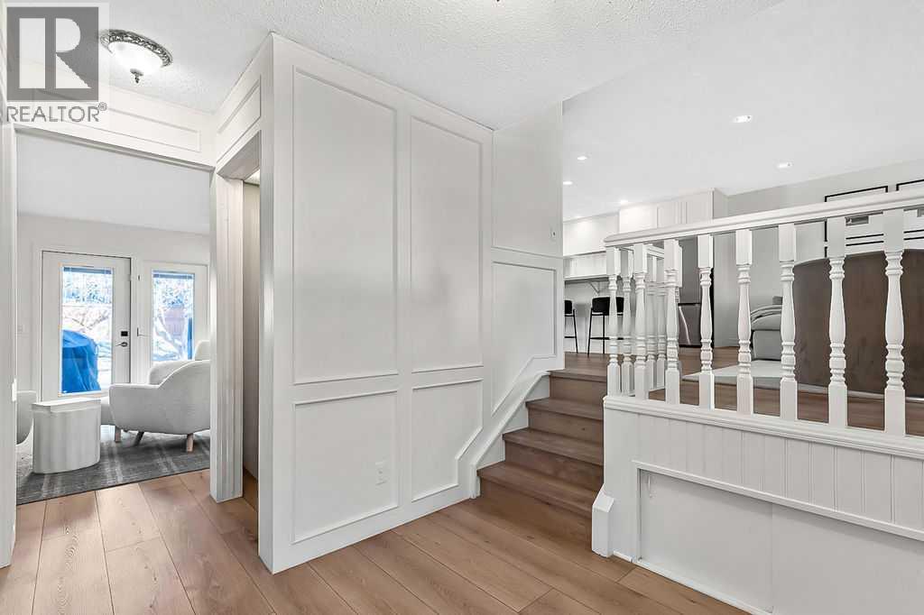 171 Woodridge Place SW, Calgary, Alberta  T2W 3R4 - Photo 4 - A2295163