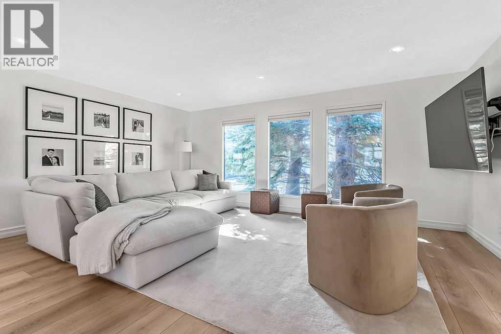 171 Woodridge Place SW, Calgary, Alberta  T2W 3R4 - Photo 5 - A2295163