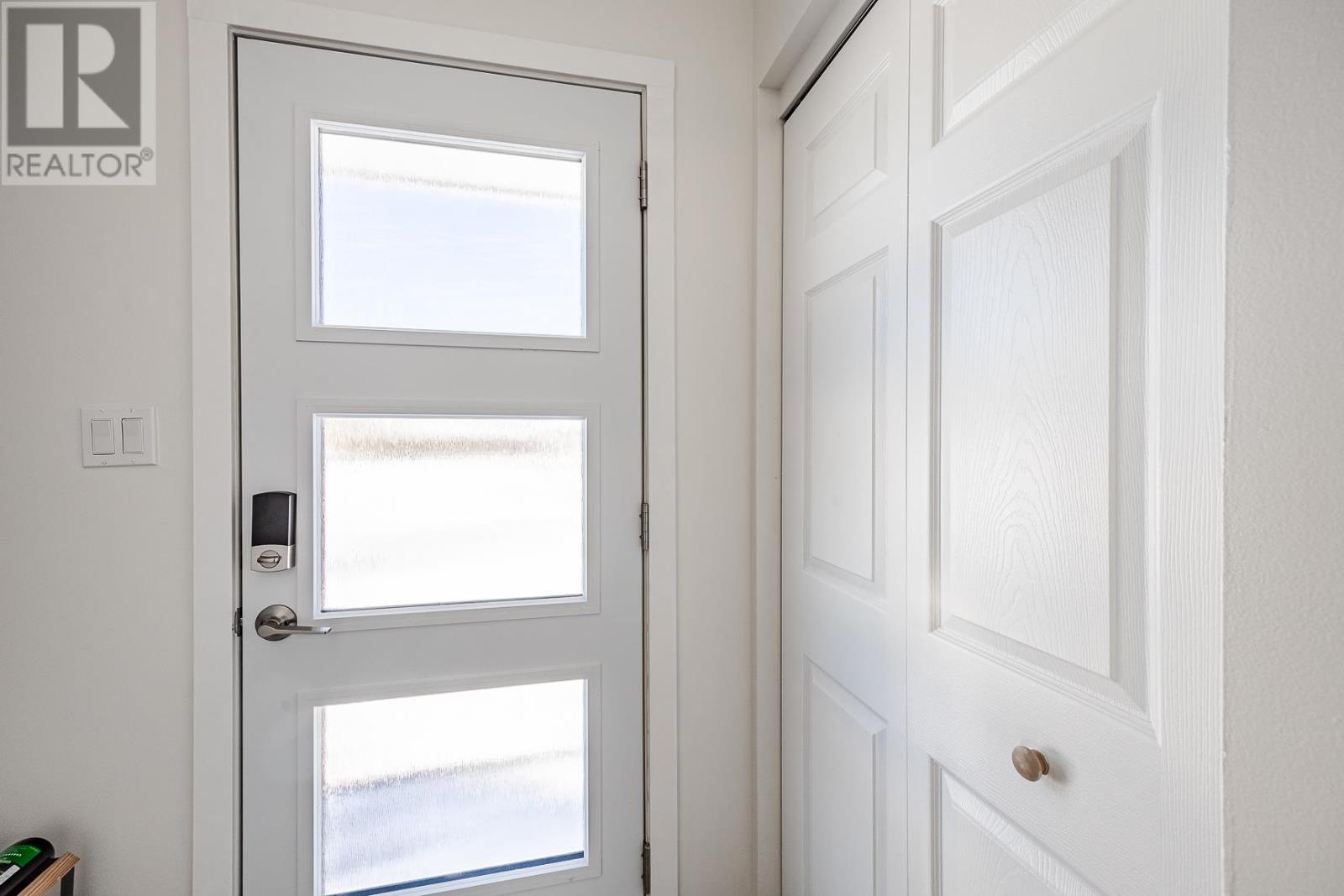 93 Pozzebon Cres, Sault Ste. Marie, Ontario  P6C 6B4 - Photo 3 - SM260498