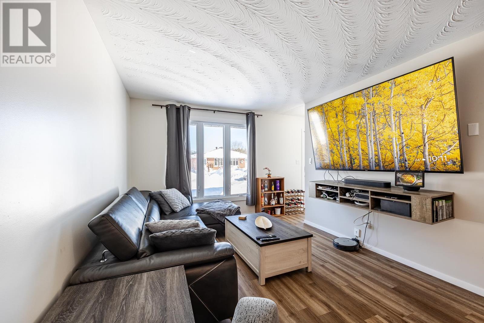 93 Pozzebon Cres, Sault Ste. Marie, Ontario  P6C 6B4 - Photo 5 - SM260498