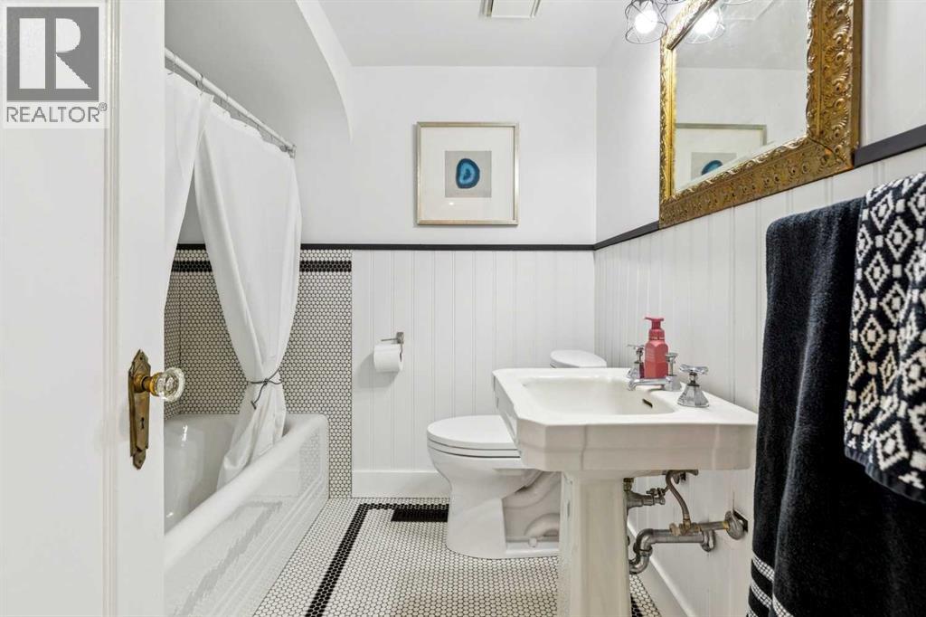 228 Crescent Road NW, Calgary, Alberta  T2M 4A3 - Photo 23 - A2291752