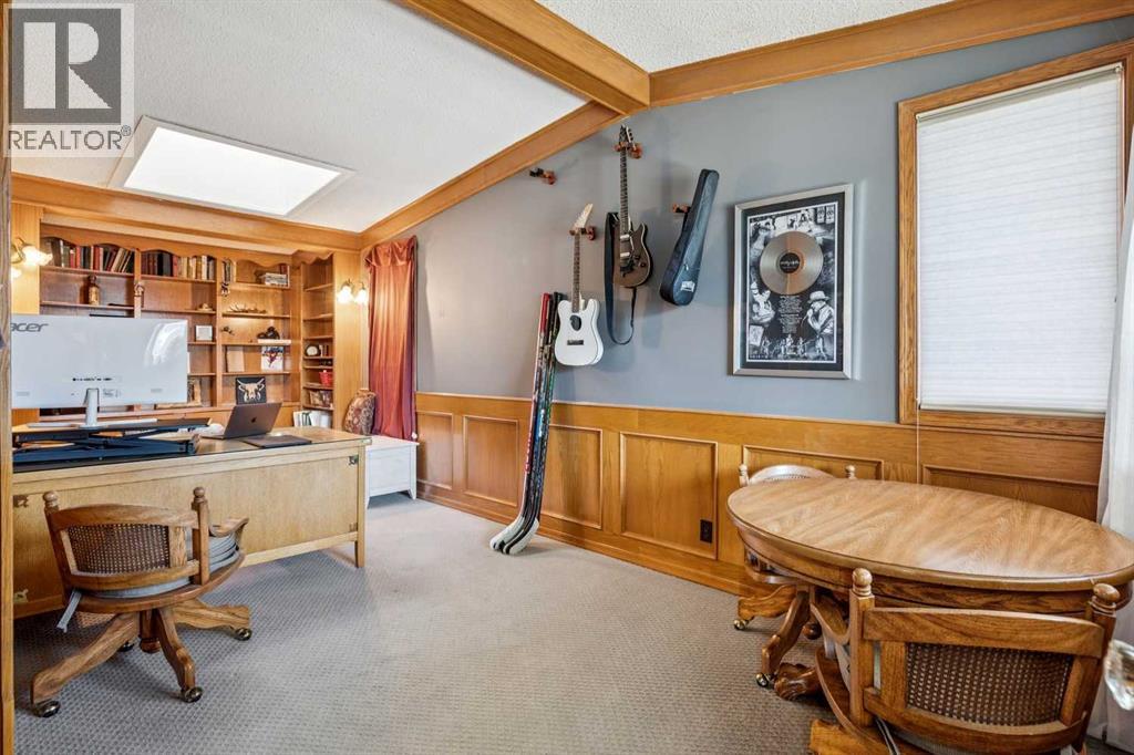 228 Crescent Road NW, Calgary, Alberta  T2M 4A3 - Photo 30 - A2291752