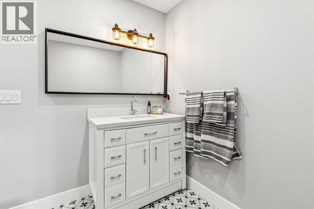 228 Crescent Road NW, Calgary, Alberta  T2M 4A3 - Photo 31 - A2291752