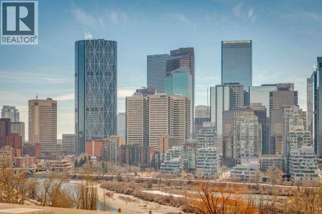 228 Crescent Road NW, Calgary, Alberta  T2M 4A3 - Photo 4 - A2291752