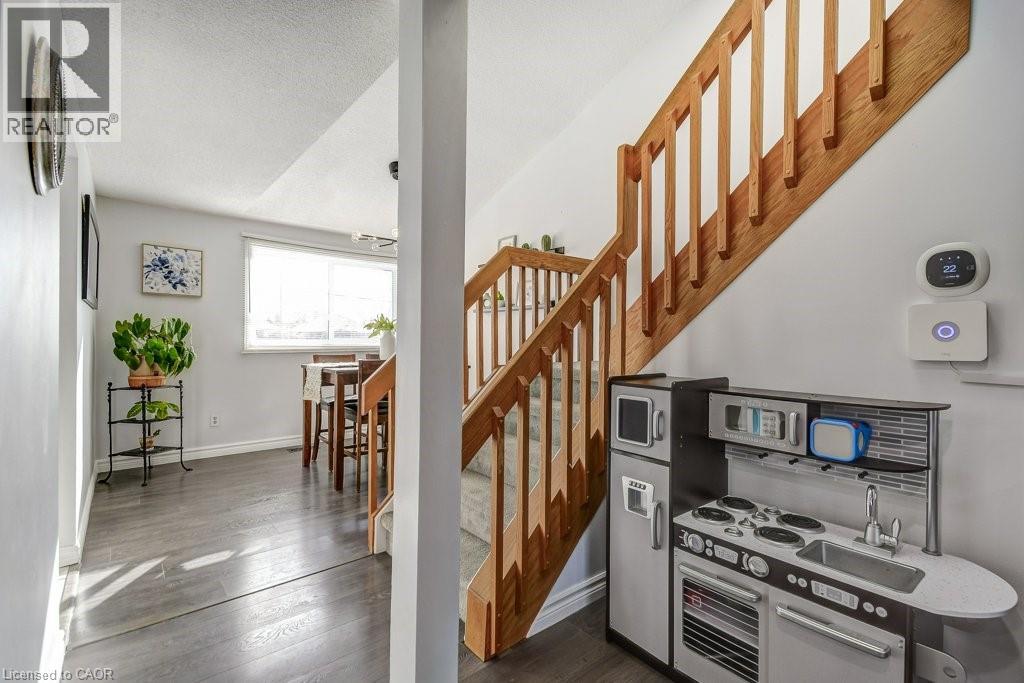 42 Frobisher Court, Cambridge, Ontario  N1R 6Z5 - Photo 9 - 40808241