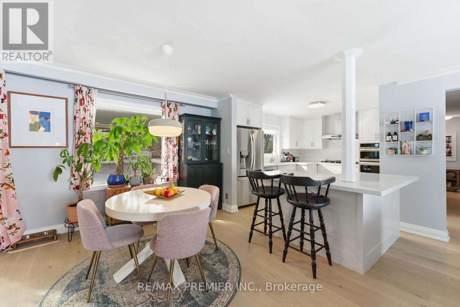 368 Lees Lane, Oakville, Ontario  L6L 4S5 - Photo 13 - W12896508