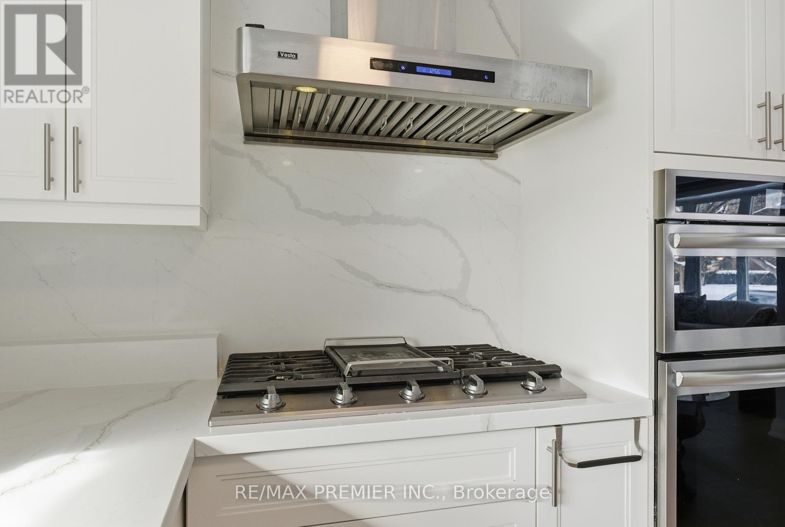 368 Lees Lane, Oakville, Ontario  L6L 4S5 - Photo 10 - W12896508