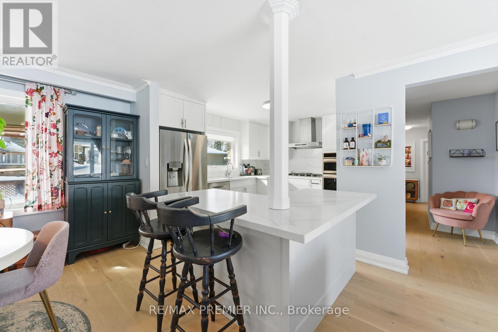 368 Lees Lane, Oakville, Ontario  L6L 4S5 - Photo 14 - W12896508