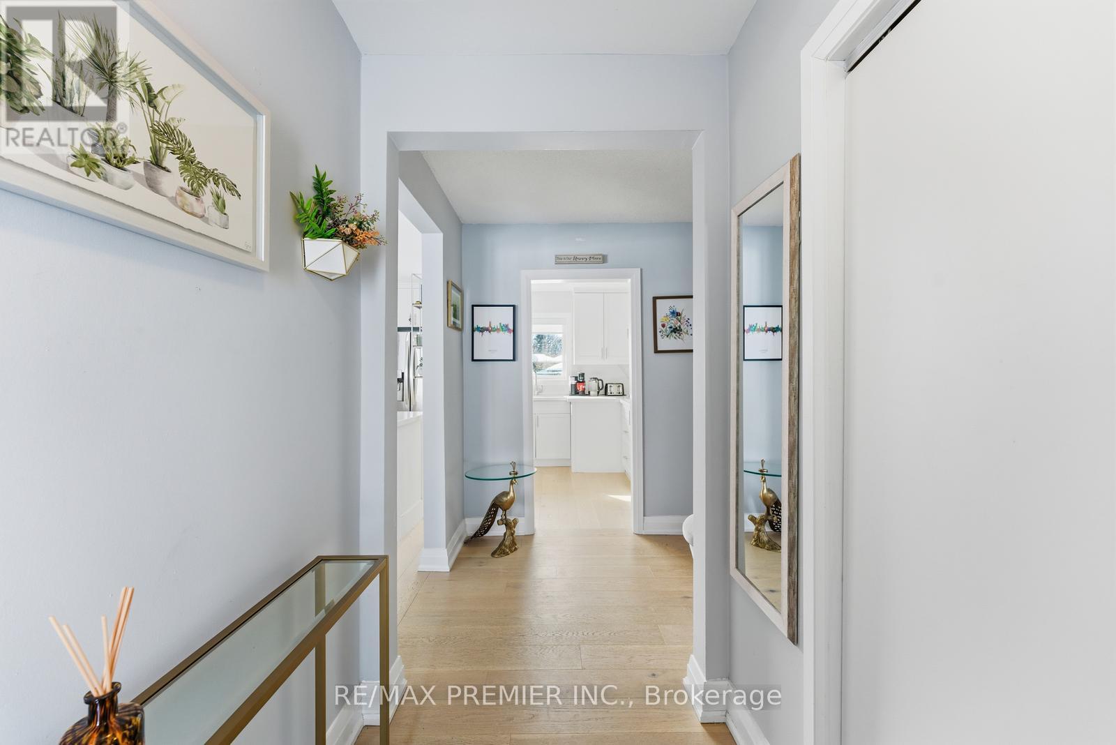 368 Lees Lane, Oakville, Ontario  L6L 4S5 - Photo 6 - W12896508