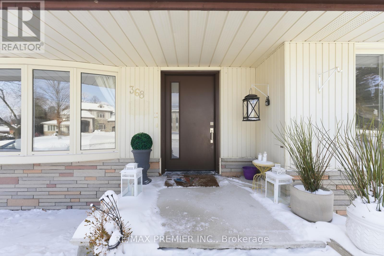 368 Lees Lane, Oakville, Ontario  L6L 4S5 - Photo 4 - W12896508