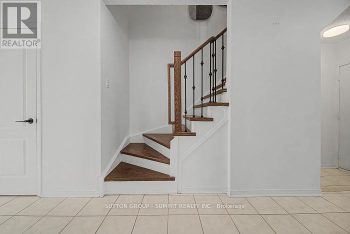 121 Willow Park Drive, Brampton, Ontario  L6R 2N3 - Photo 11 - W12905686