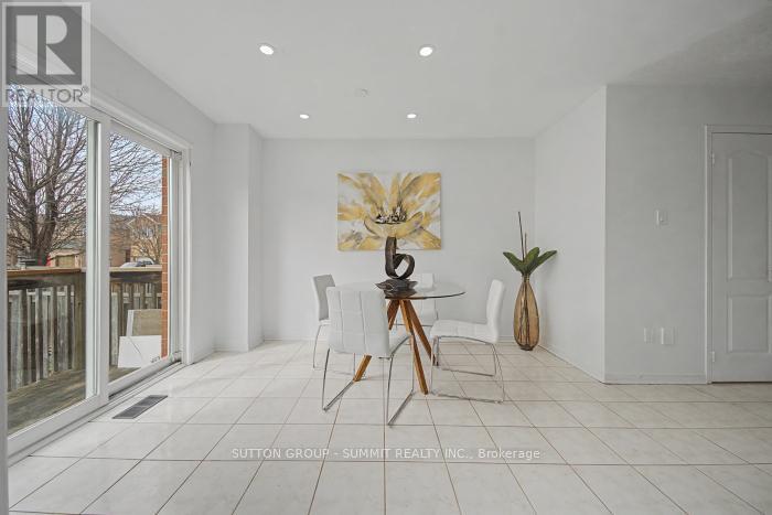 121 Willow Park Drive, Brampton, Ontario  L6R 2N3 - Photo 10 - W12905686