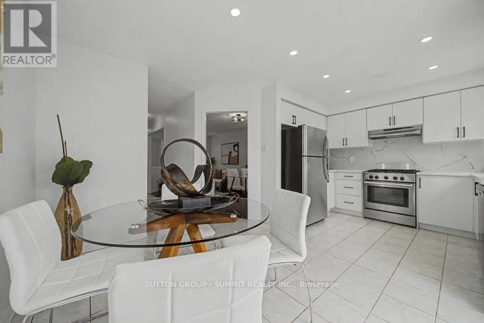 121 Willow Park Drive, Brampton, Ontario  L6R 2N3 - Photo 9 - W12905686