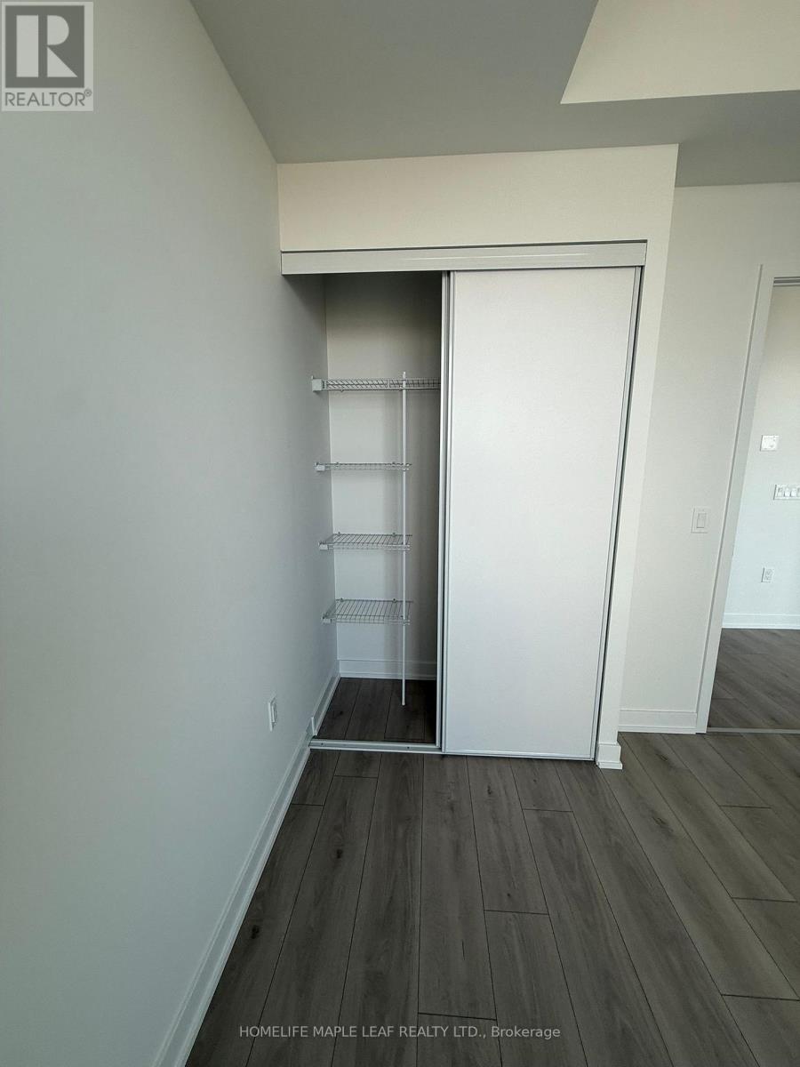 1904 - 1 Fairview Road E, Mississauga, Ontario  L5A 4C6 - Photo 11 - W12906786