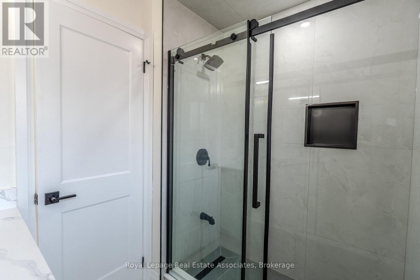 191 Genesee Drive, Oakville, Ontario L6H 5Y7 - Photo 23 - W12906812