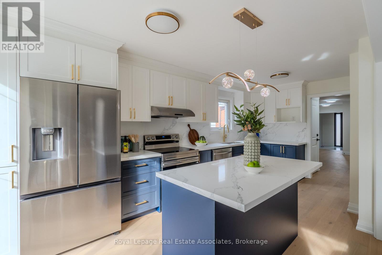 191 Genesee Drive, Oakville, Ontario L6H 5Y7 - Photo 8 - W12906812