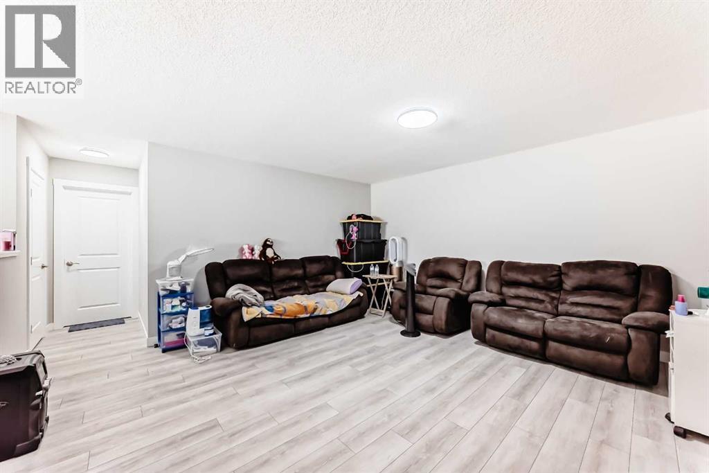 240 Creekstone Row SW, Calgary, Alberta  T2X 4Y5 - Photo 15 - A2285154