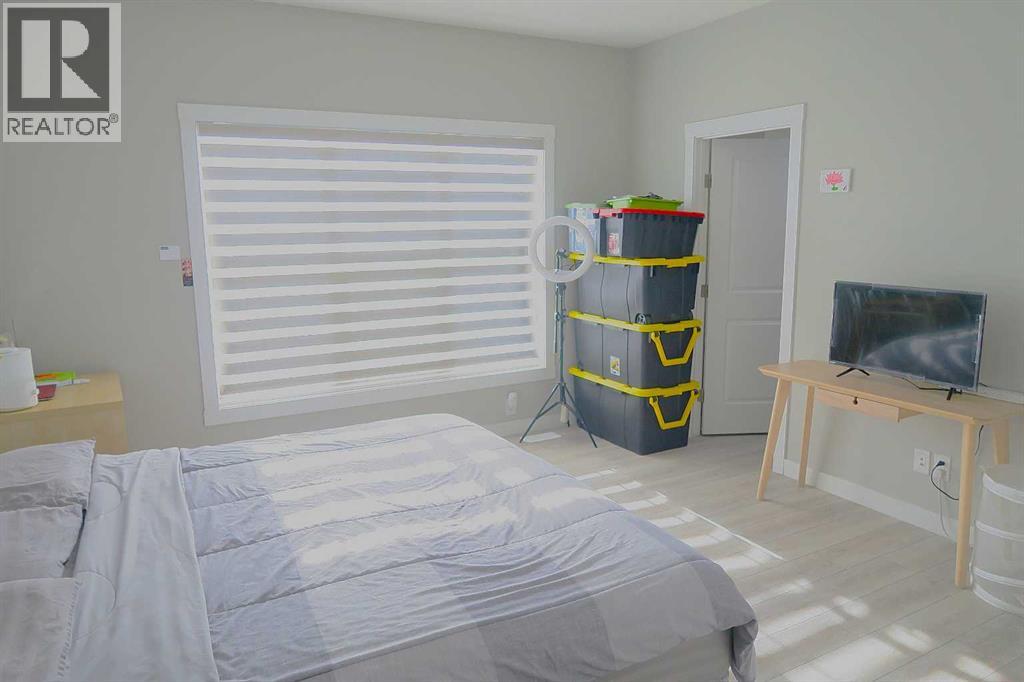 240 Creekstone Row SW, Calgary, Alberta  T2X 4Y5 - Photo 18 - A2285154