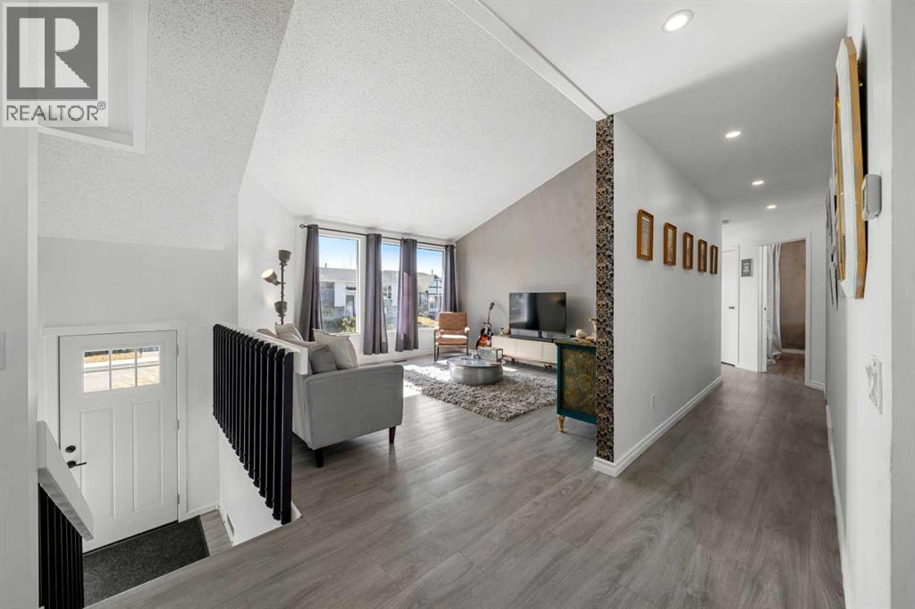 1312 10 Avenue Se, High River, Alberta  T1V 1L4 - Photo 2 - A2294193