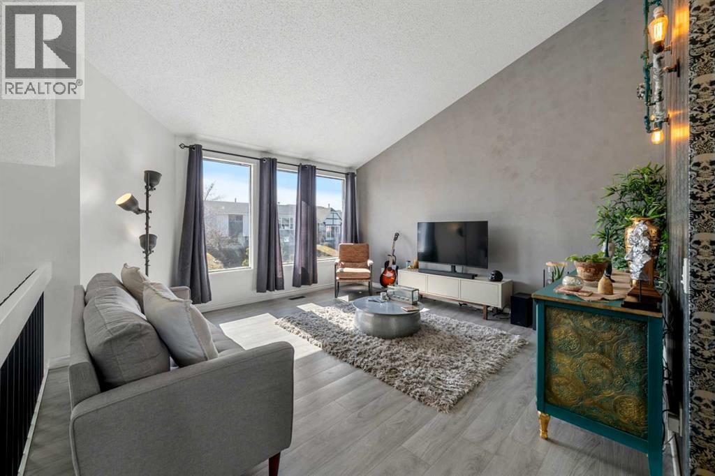 1312 10 Avenue Se, High River, Alberta  T1V 1L4 - Photo 3 - A2294193