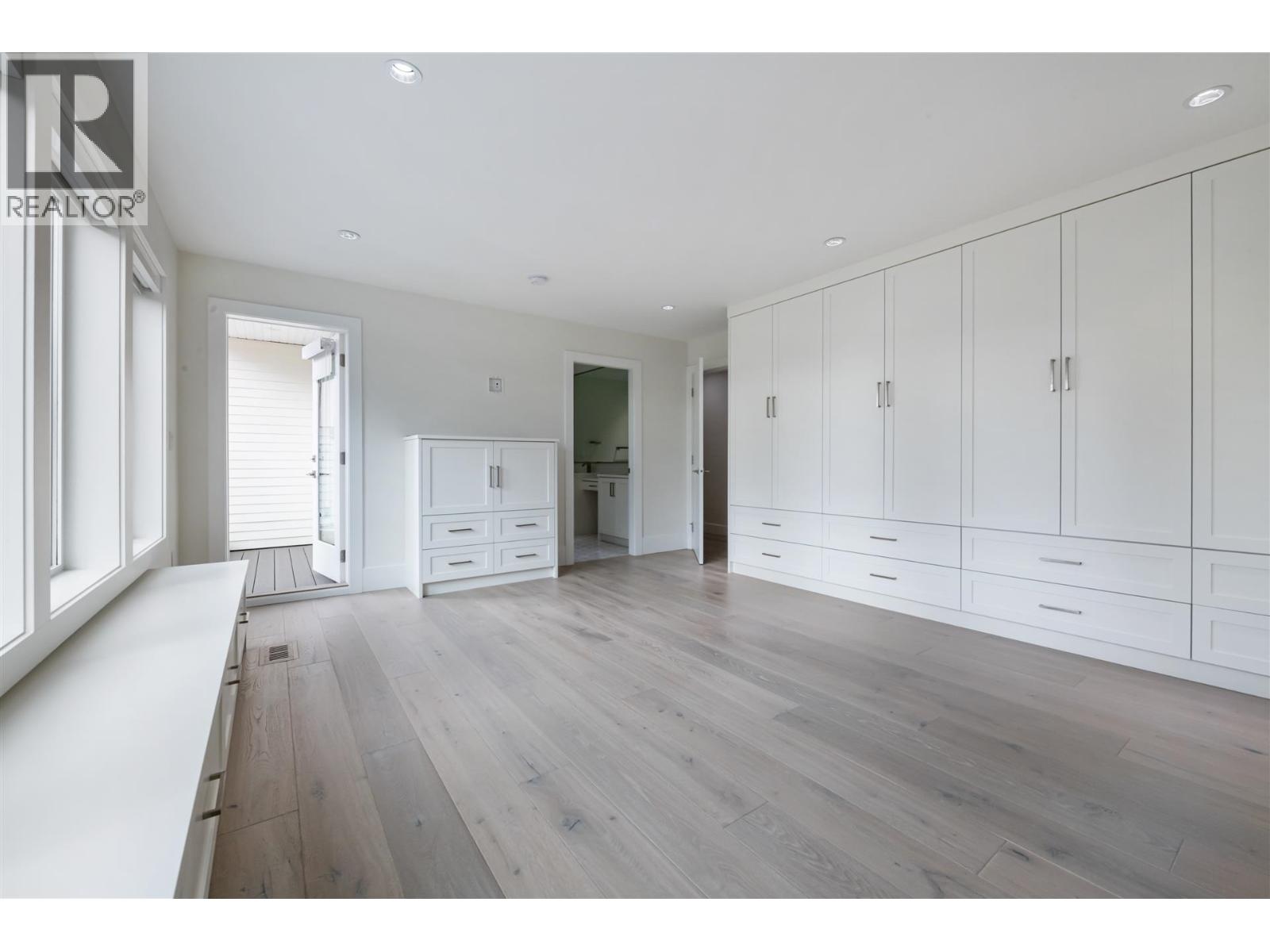 6220 Lochdale Street, Burnaby, British Columbia  V5B 2M5 - Photo 12 - R3094939