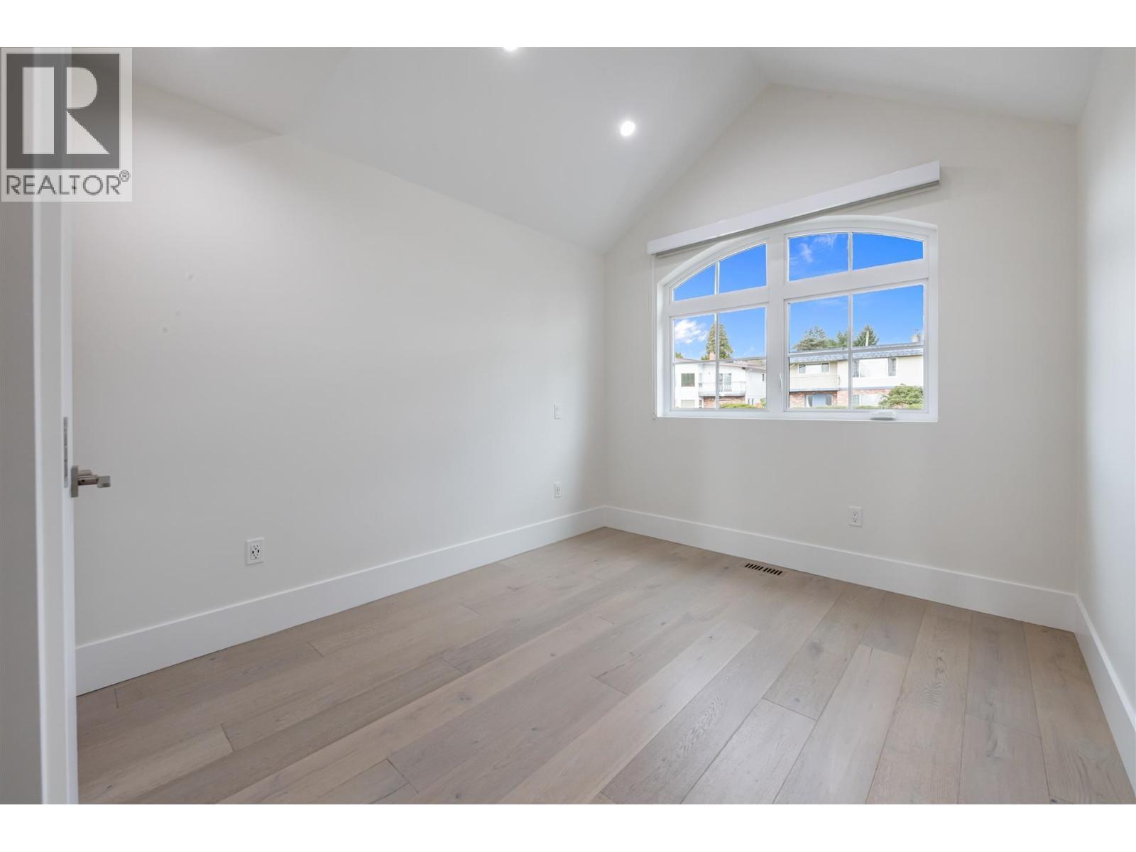 6220 Lochdale Street, Burnaby, British Columbia  V5B 2M5 - Photo 18 - R3094939