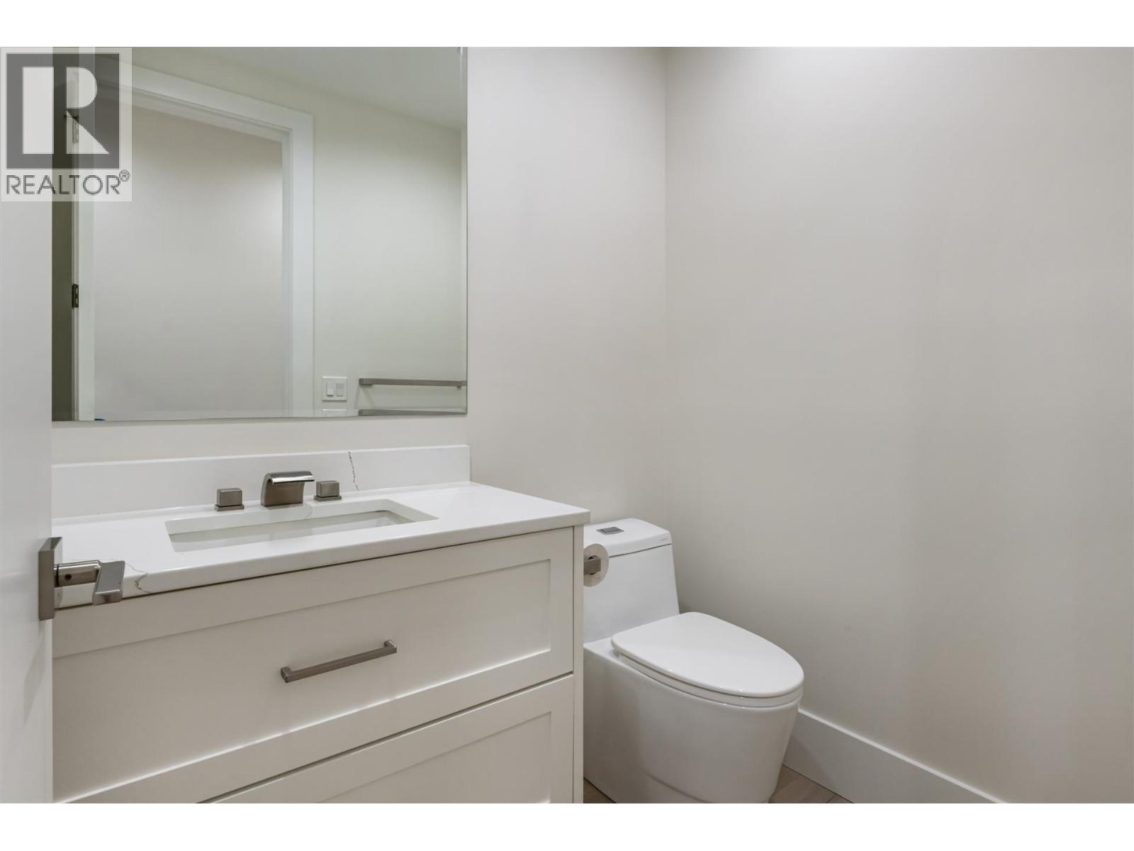 6220 Lochdale Street, Burnaby, British Columbia  V5B 2M5 - Photo 8 - R3094939