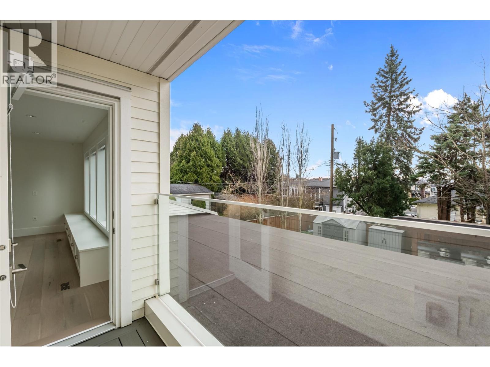 6220 Lochdale Street, Burnaby, British Columbia  V5B 2M5 - Photo 14 - R3094939