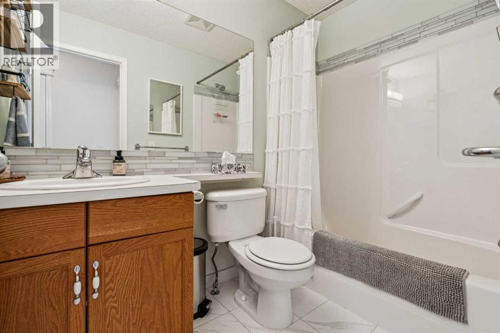 202 Copperfield Gardens Se, Calgary, Alberta  T2Z 4C1 - Photo 19 - A2294371