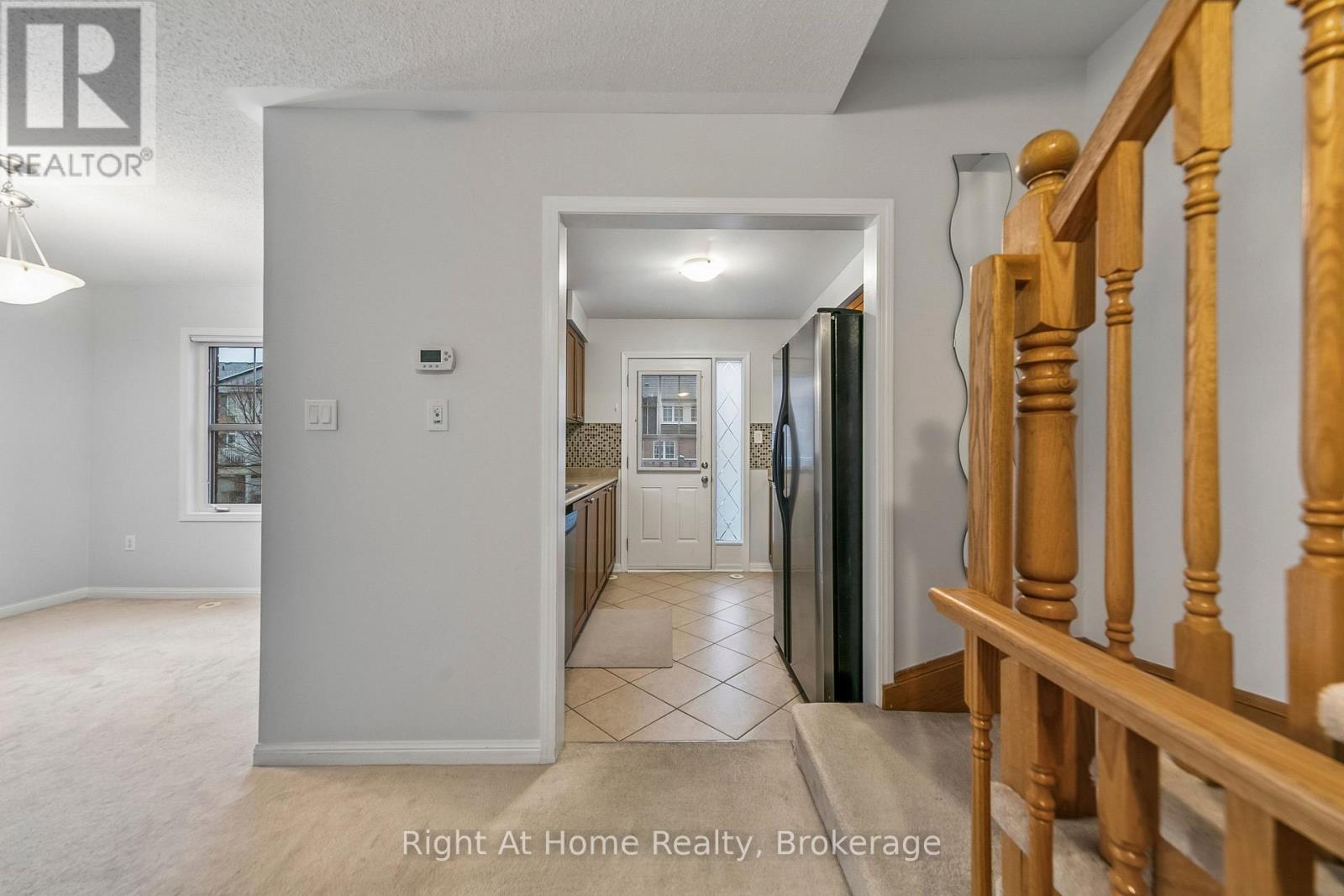 650 Frank Place, Milton, Ontario  L9T 0P8 - Photo 7 - W12754344