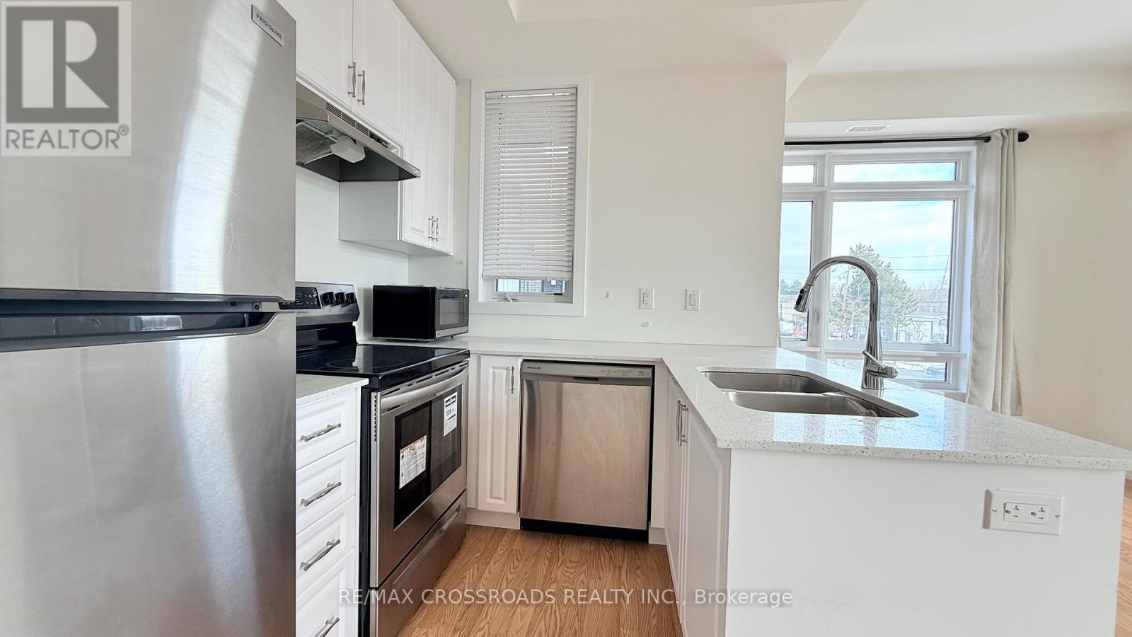 102 - 370 D Red Maple Road, Richmond Hill, Ontario  L4C 6P5 - Photo 5 - N12906818