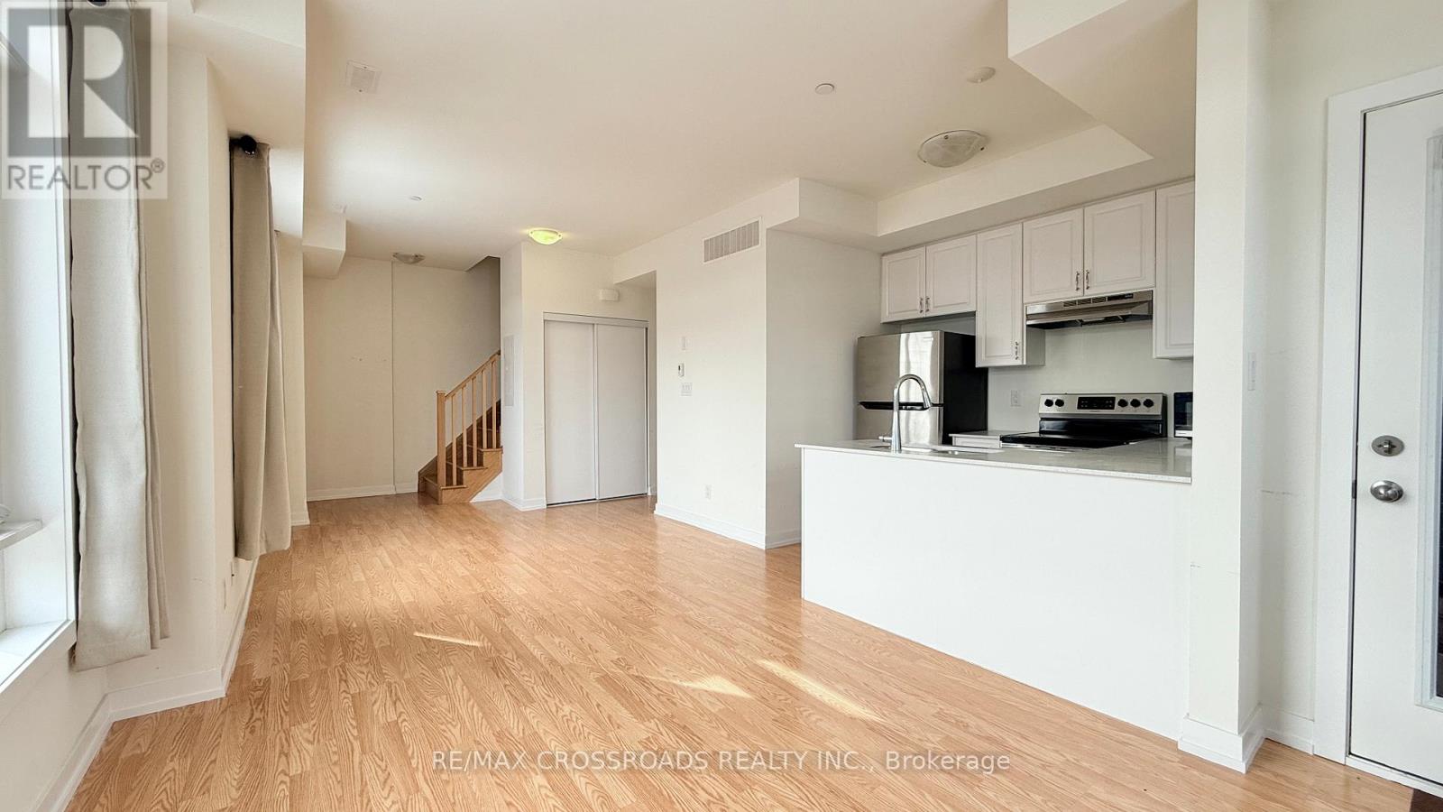 102 - 370 D Red Maple Road, Richmond Hill, Ontario  L4C 6P5 - Photo 6 - N12906818