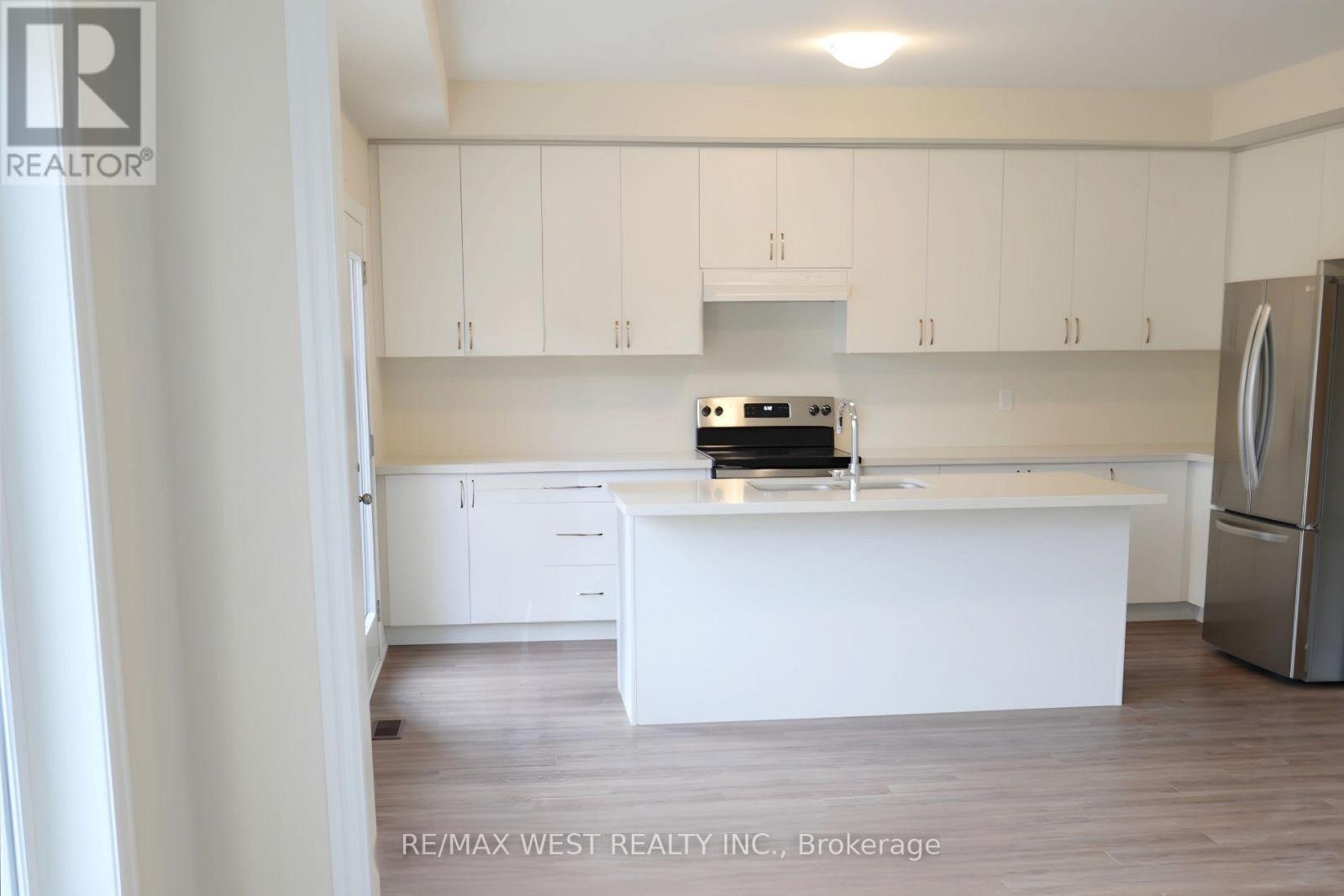 7 Stennett Drive, Georgina, Ontario  L4P 0J4 - Photo 12 - N12906834