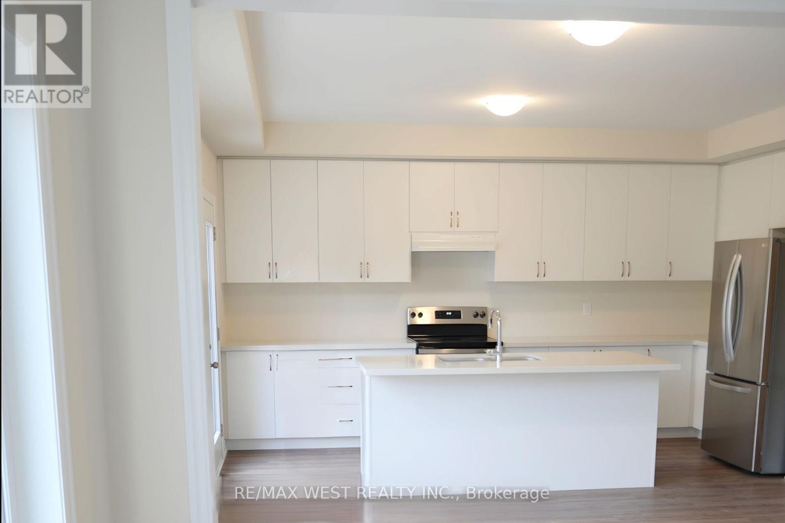 7 Stennett Drive, Georgina, Ontario  L4P 0J4 - Photo 14 - N12906834