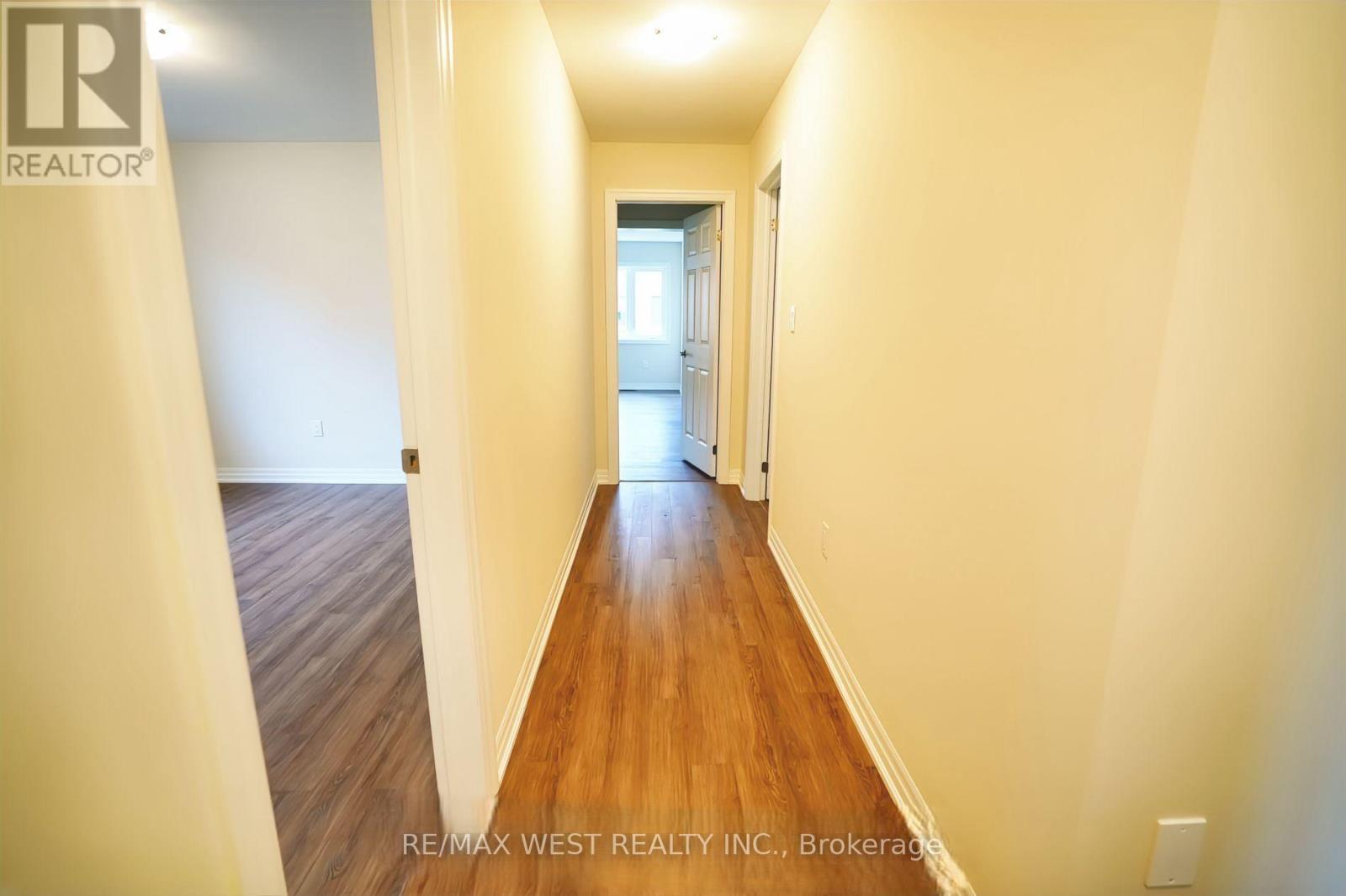 7 Stennett Drive, Georgina, Ontario  L4P 0J4 - Photo 15 - N12906834