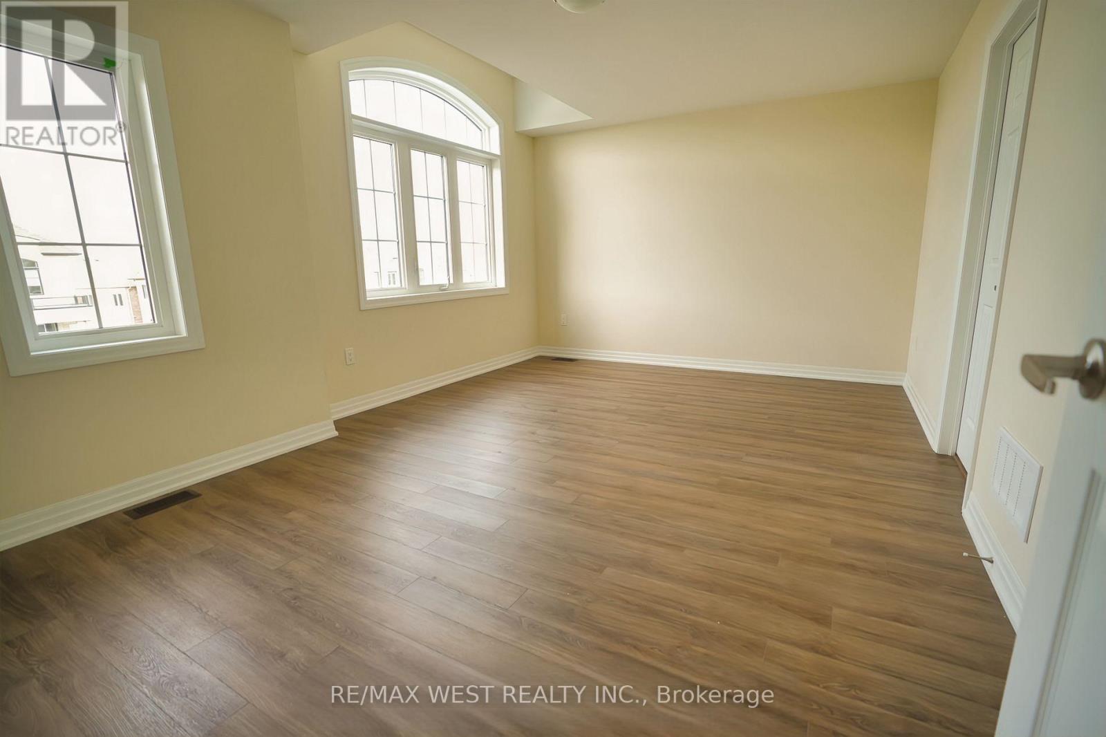 7 Stennett Drive, Georgina, Ontario  L4P 0J4 - Photo 16 - N12906834