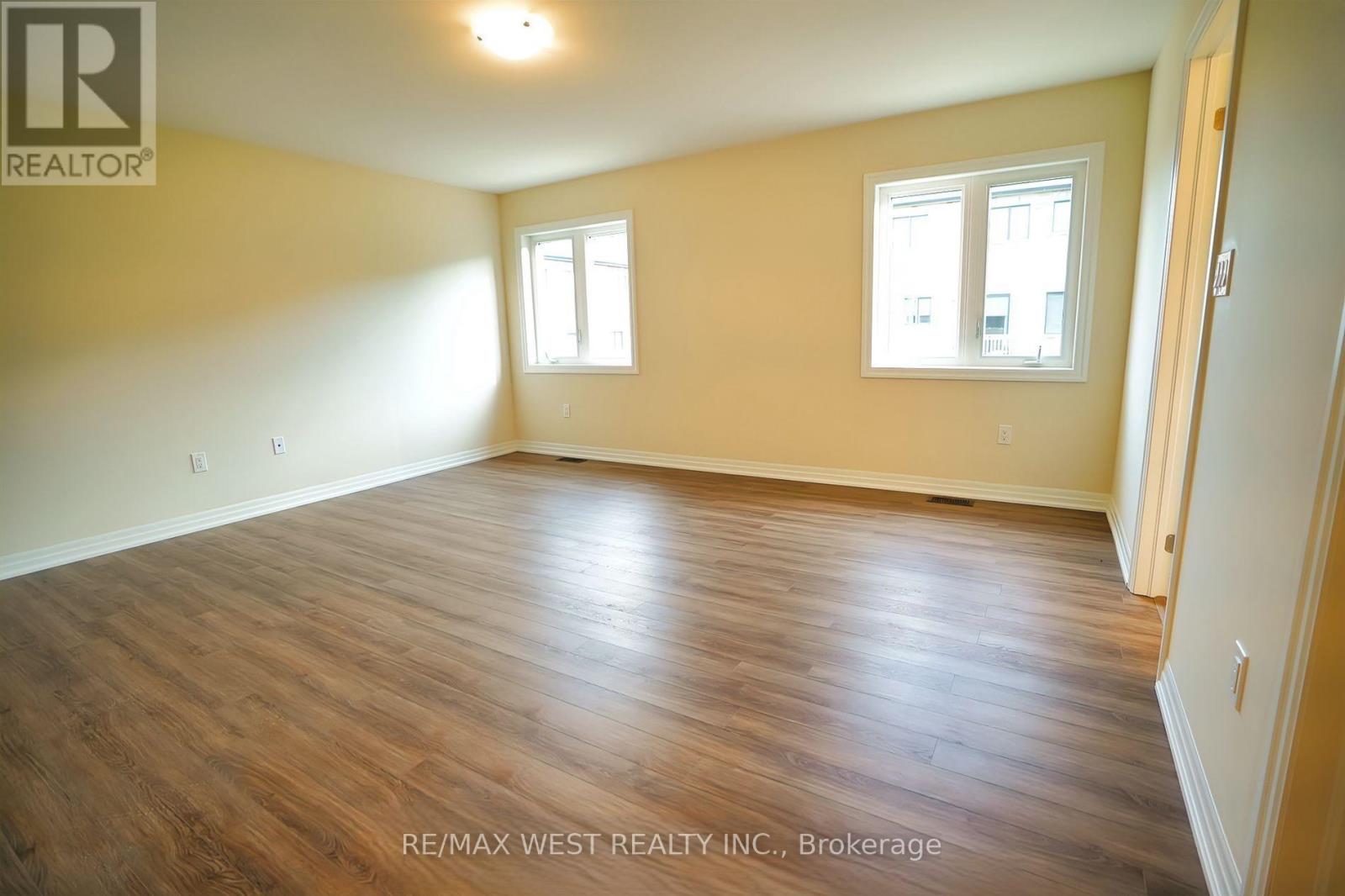 7 Stennett Drive, Georgina, Ontario  L4P 0J4 - Photo 23 - N12906834