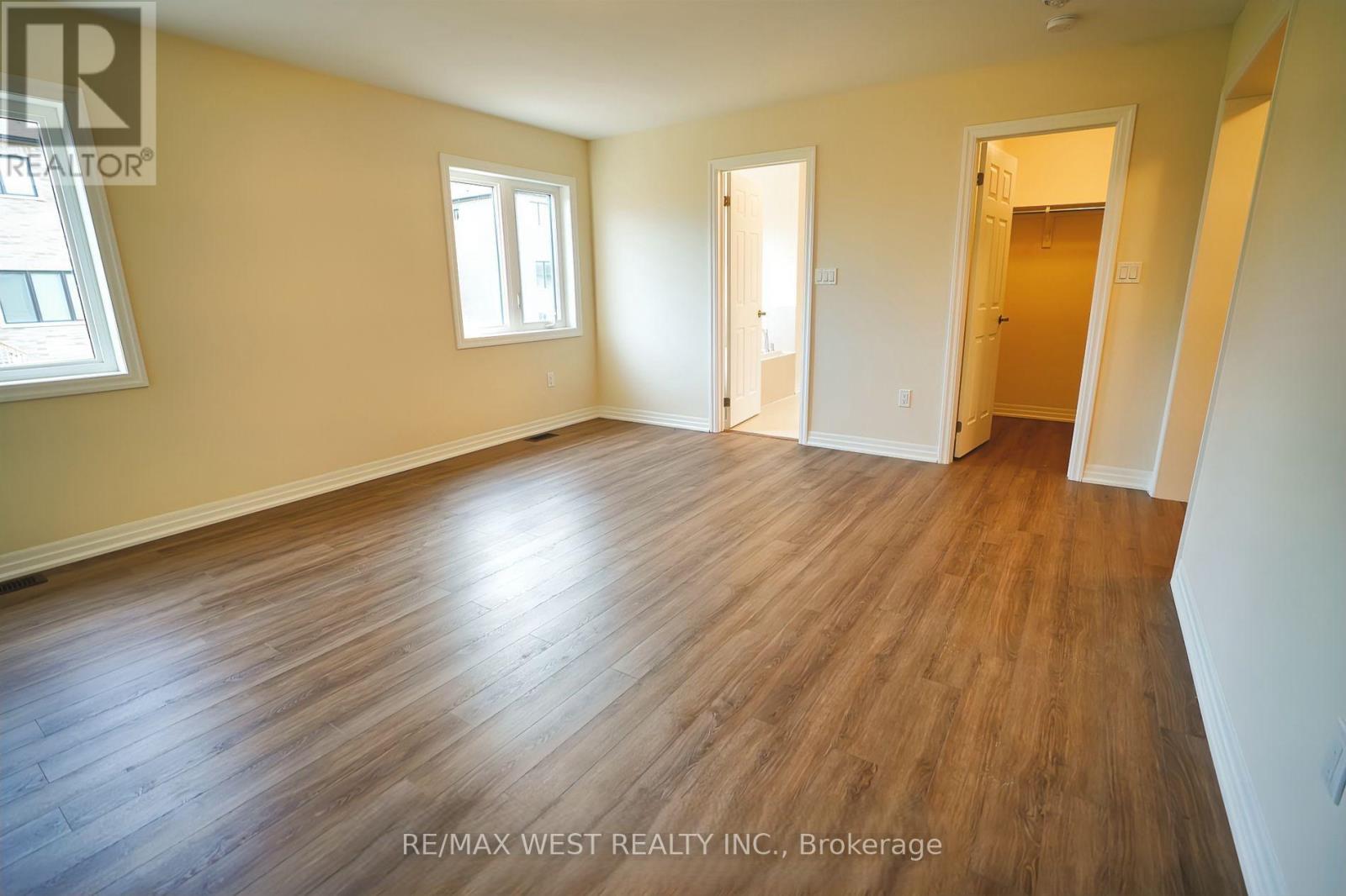 7 Stennett Drive, Georgina, Ontario  L4P 0J4 - Photo 24 - N12906834