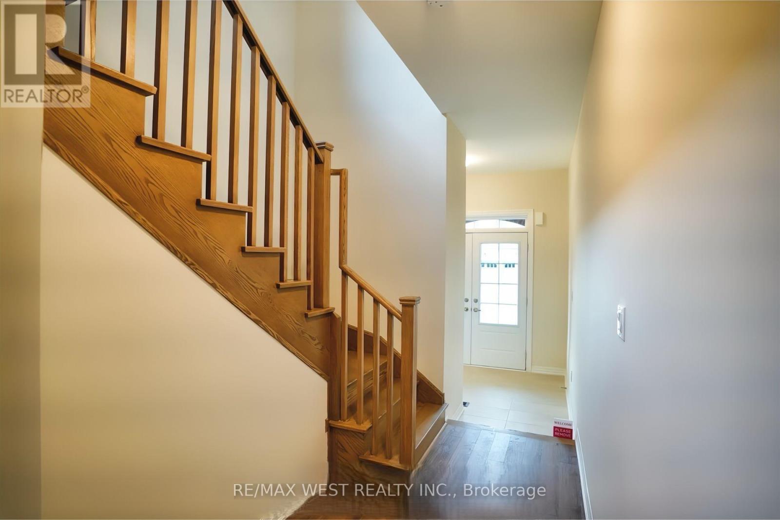 7 Stennett Drive, Georgina, Ontario  L4P 0J4 - Photo 6 - N12906834